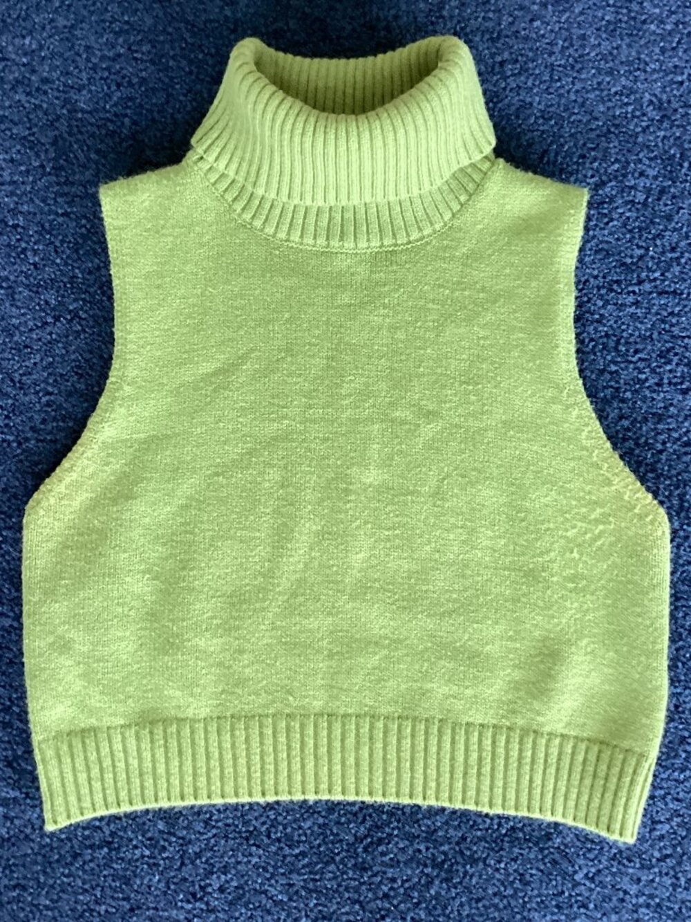 Mimosa Kiwi Green Turtleneck Sleeveless Cropped Sweater - Medium